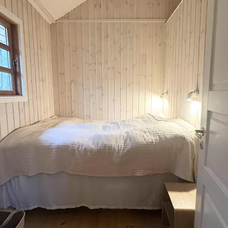 Cozy And Modern In The Woods Neksø
