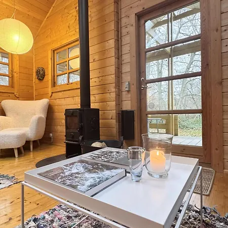 Hyggeligt Og Moderne Midt I Skoven Feriehus *