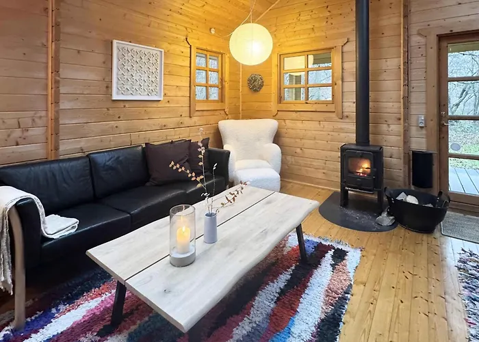 Cozy And Modern In The Woods *