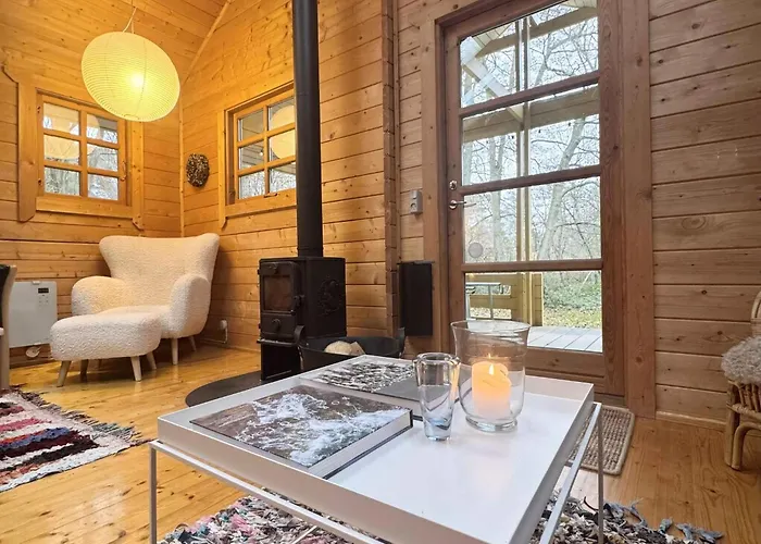 Σπίτι διακοπών Cozy And Modern In The Woods