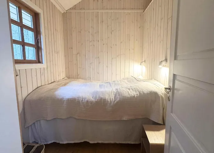 Cozy And Modern In The Woods Neksø